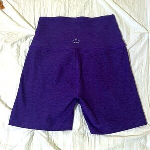 Beyond Yoga short biker shorts, size S, purple-only worn once!